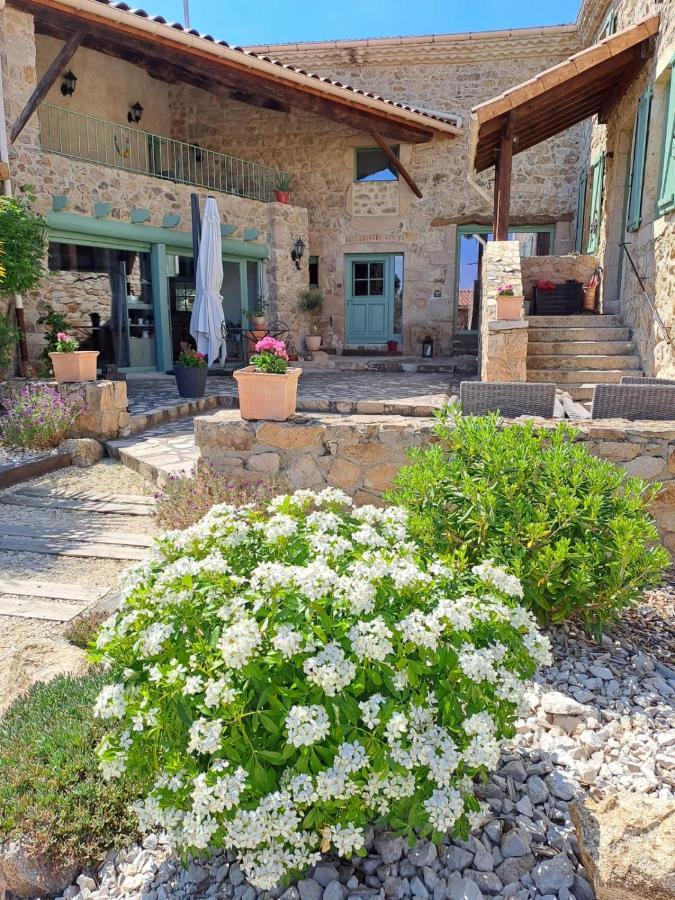 Domaine Saint Claude - , D'hotes & Insolite Malleval