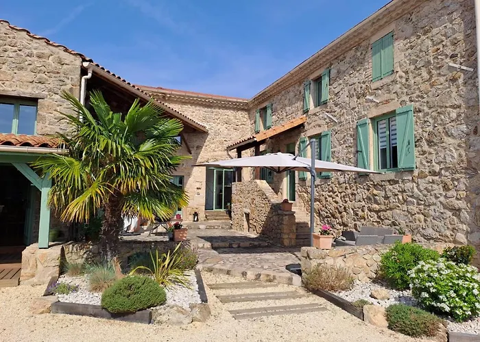 Domaine Saint Claude - Gite , Chambres D\'Hotes & Hebergement Insolite