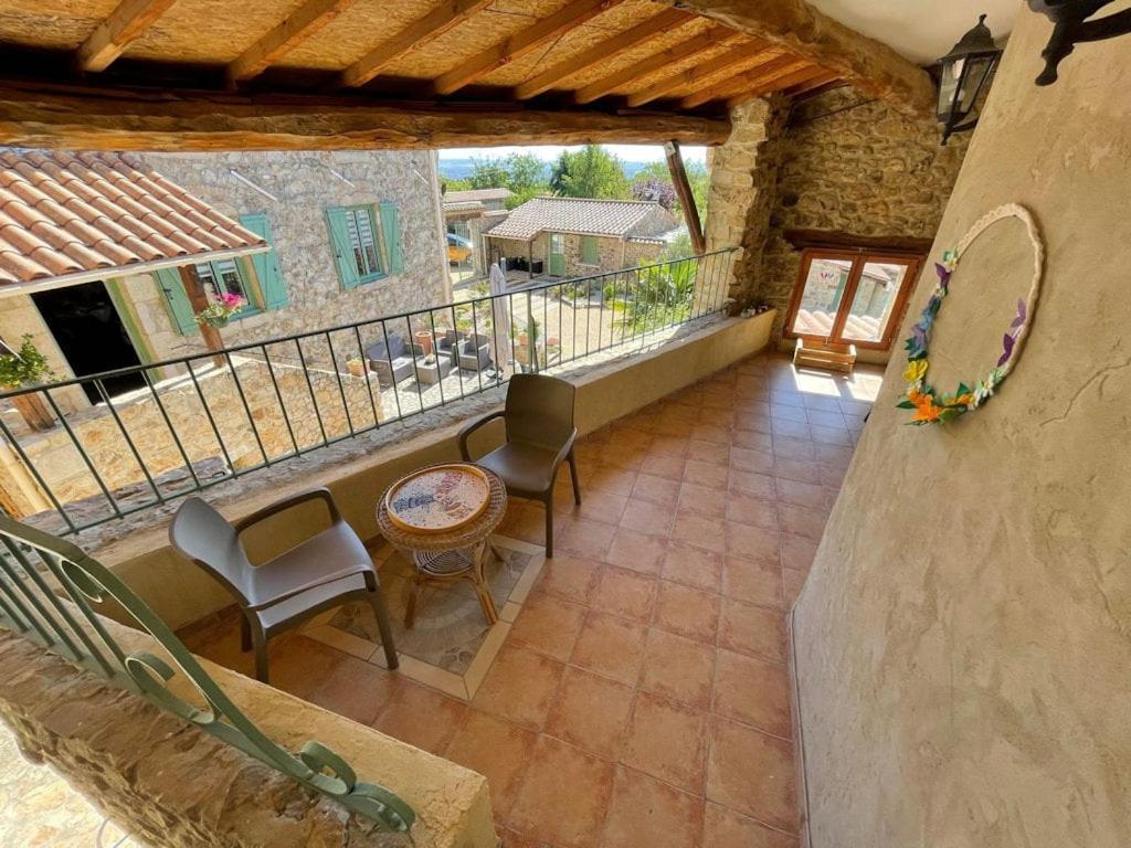Domaine Saint Claude - , D'hotes & Insolite Malleval