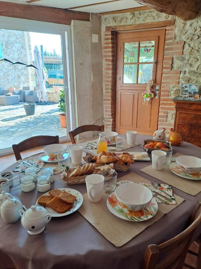 Domaine Saint Claude - , D'hotes & Insolite Malleval