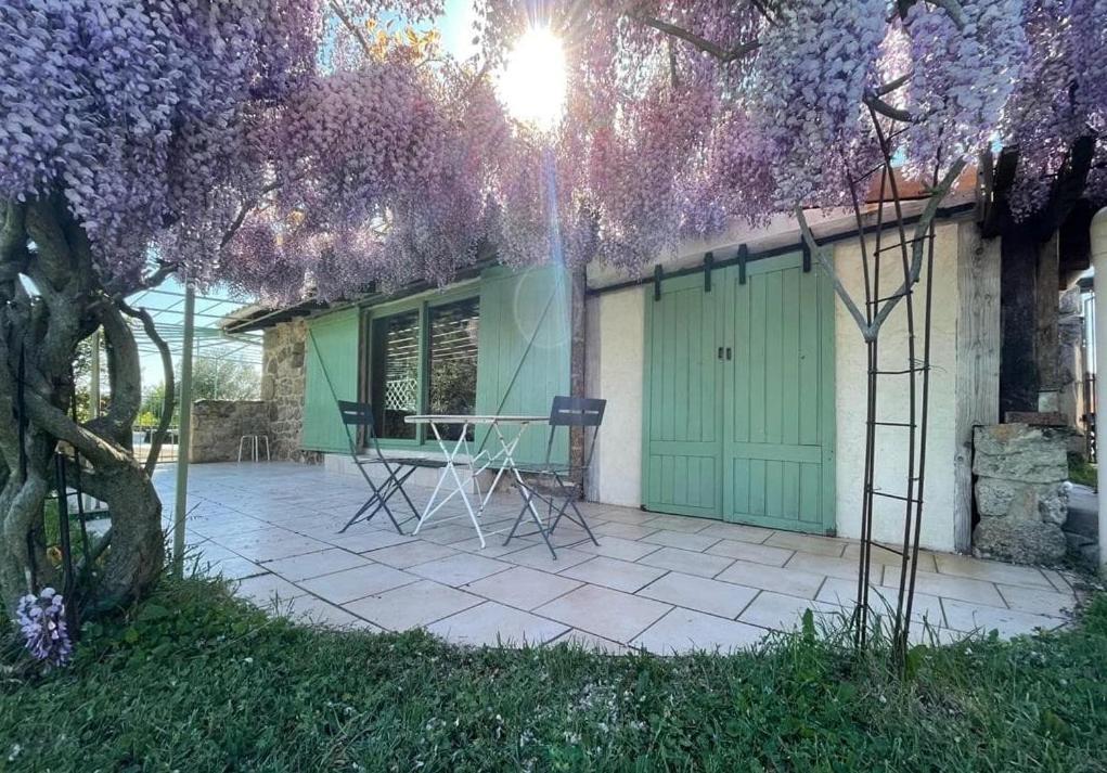 Domaine Saint Claude - , D'hotes & Insolite Bed and breakfast Malleval