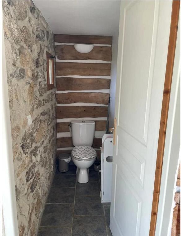 Domaine Saint Claude - , D'hotes & Insolite Malleval