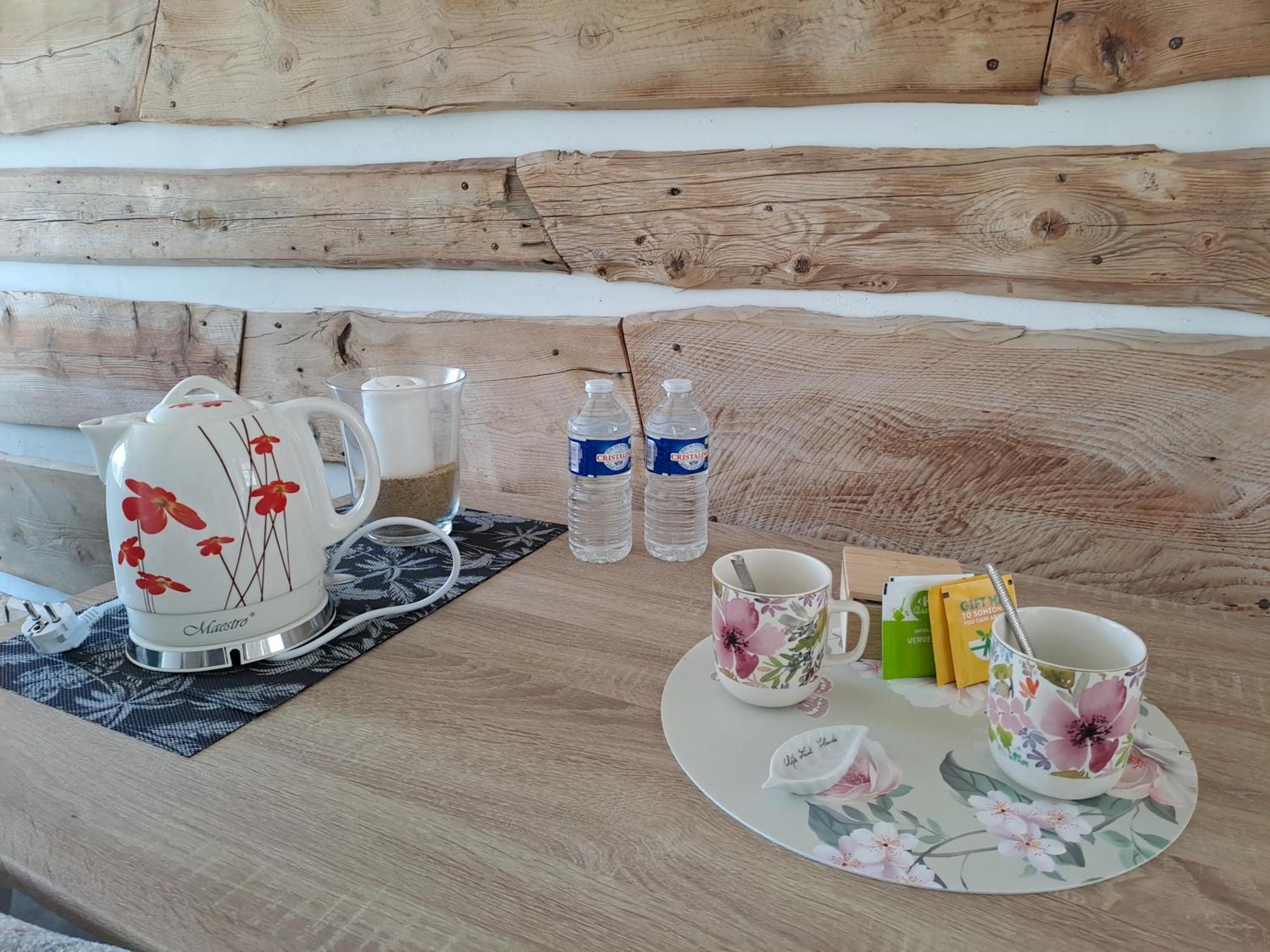 Domaine Saint Claude - , D'hotes & Insolite Malleval