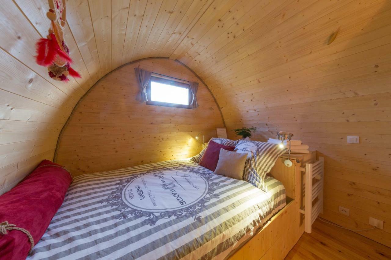 Domaine Saint Claude - , D'hotes & Insolite Bed and breakfast Malleval